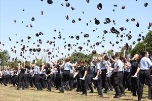 Después de siete años sin nueva promoción de Mossos, hoy se han graduado 454 nuevos agentes y 350 nuevos policías locales en el Institut de Seguretat Pública de Catalunya (ISPC).