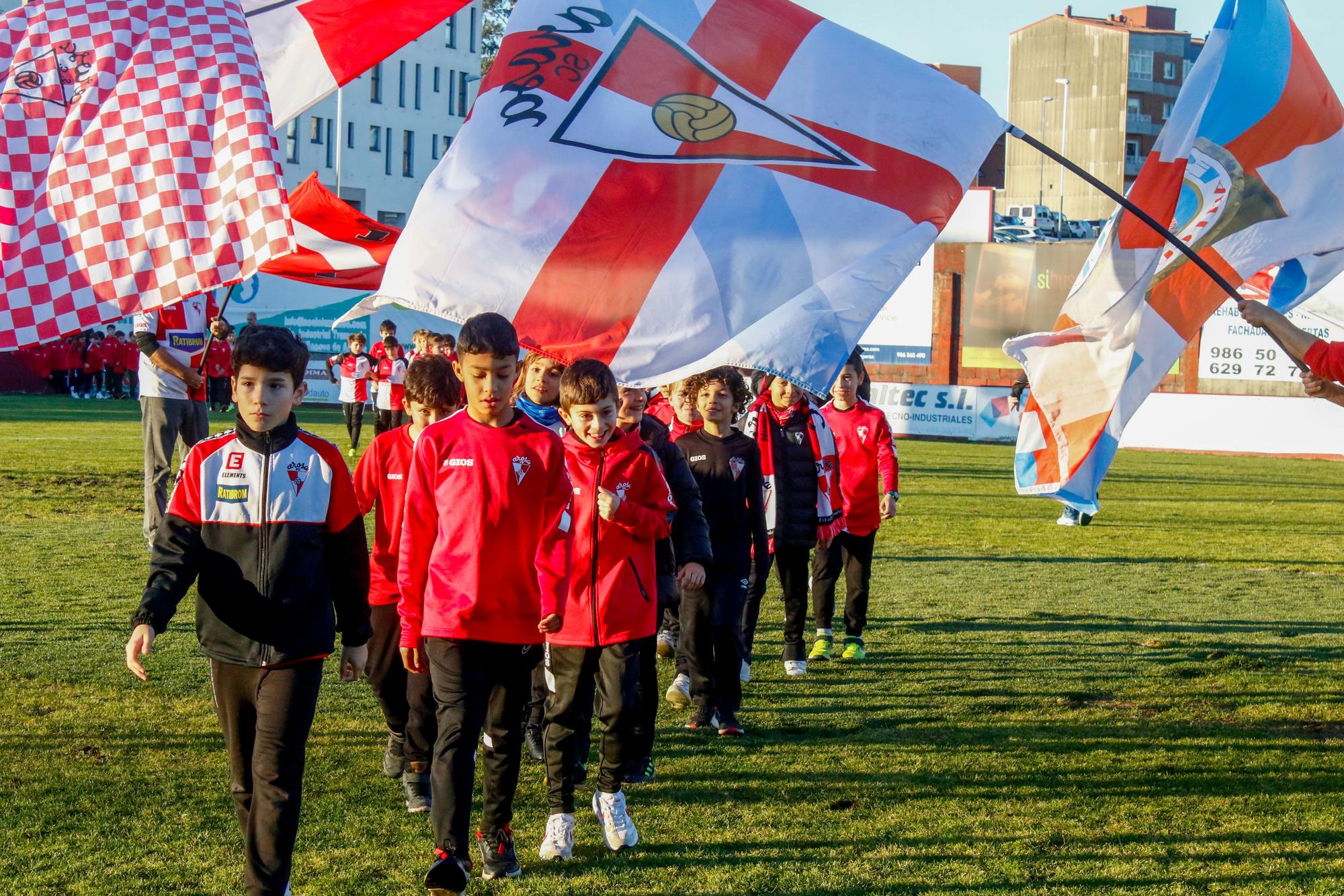 Las mejores imágenes del Arosa-Fabril con las gradas de A Lomba a rebosar