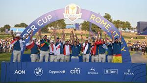 Luke Donald capitán de Europa, levanta el título de la Ryder Cup