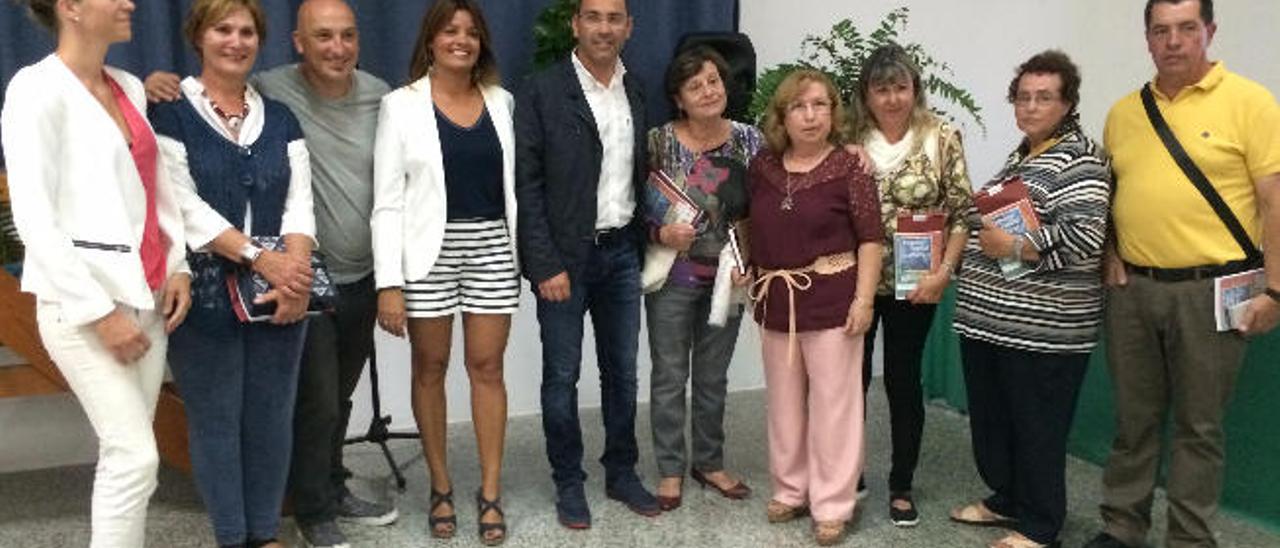 VirginiaJourdant (i), Isabel Dorta, Tanausú Rivero, Olivia Duque, Oswaldo Machín, Mari Luz García, Nieves Morales, Carmen Méndez, Carmen Real y Juan Antonio Cejudo .