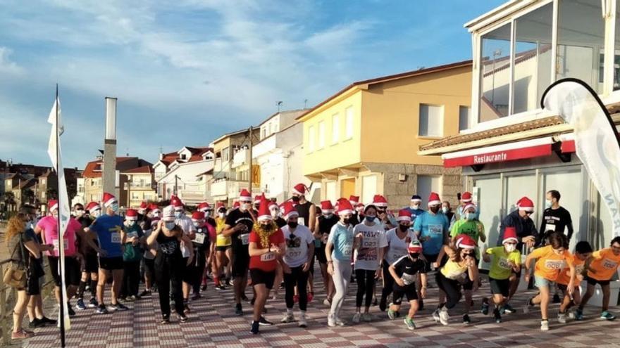 La San Silvestre reúne 120 atletas y 300 kilos de comida en Panxón