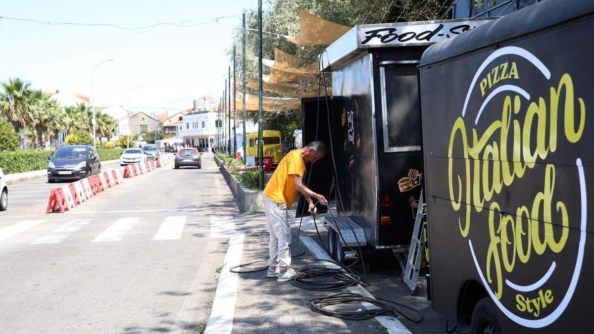 Zona de las foodtrucks de la Festa do Albariño en una edición anterior.