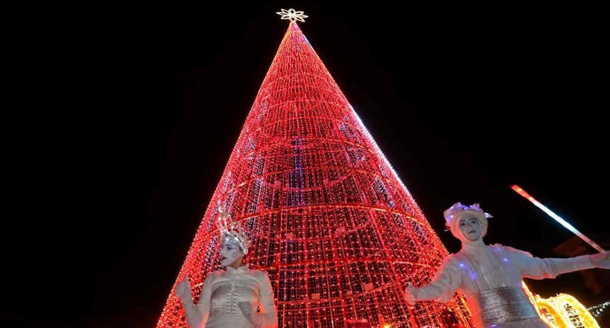 Gavà inicia la seva campanya de Nadal amb l’encesa de llums Gavà inicia la seva campanya de Nadal amb l’encesa de llums