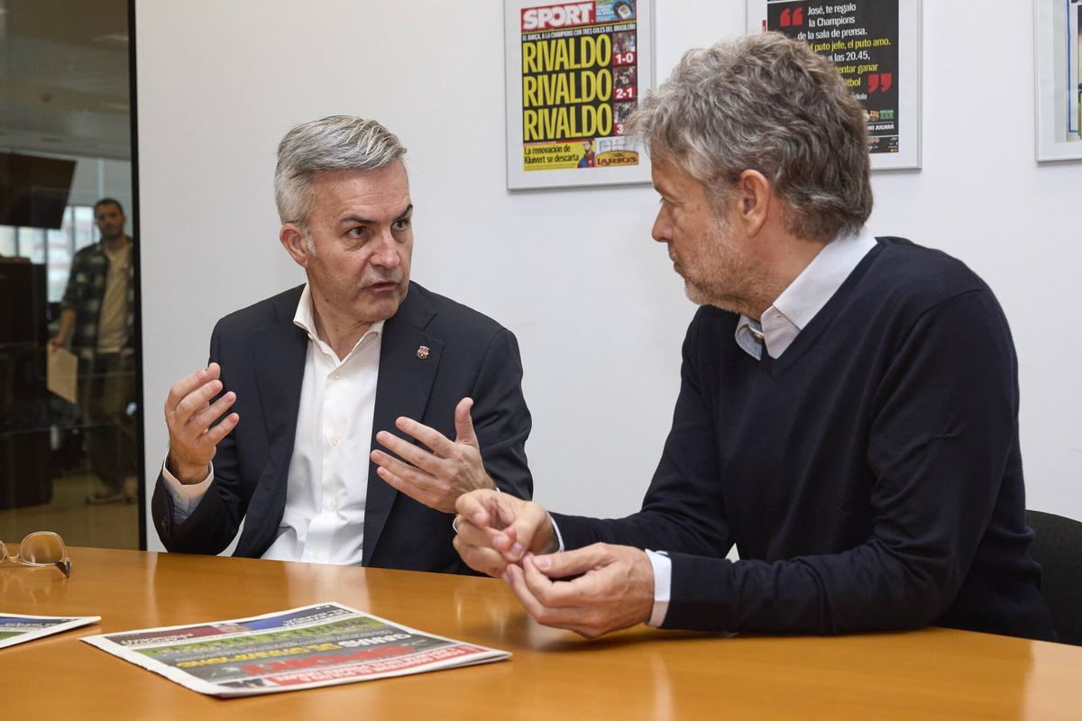 Víctor Font, candidato a las elecciones del FC Barcelona, con Joan Vehils, director del Diario SPORT