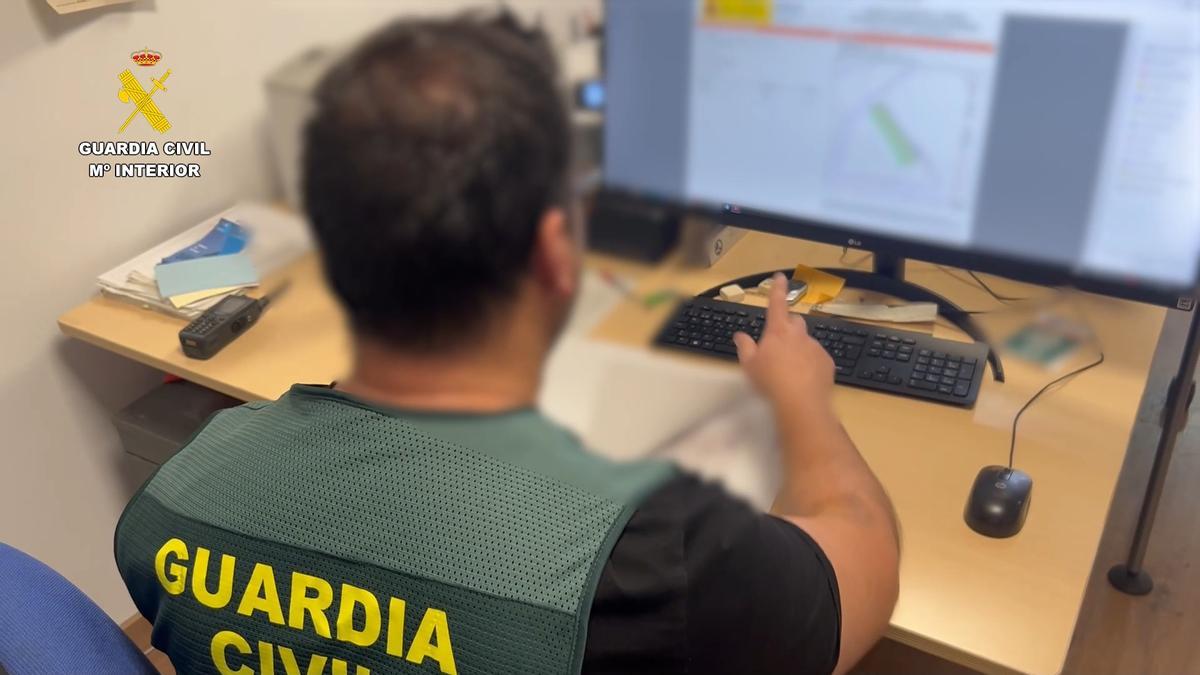 Detenidos por empadronar inmigrantes en Turís