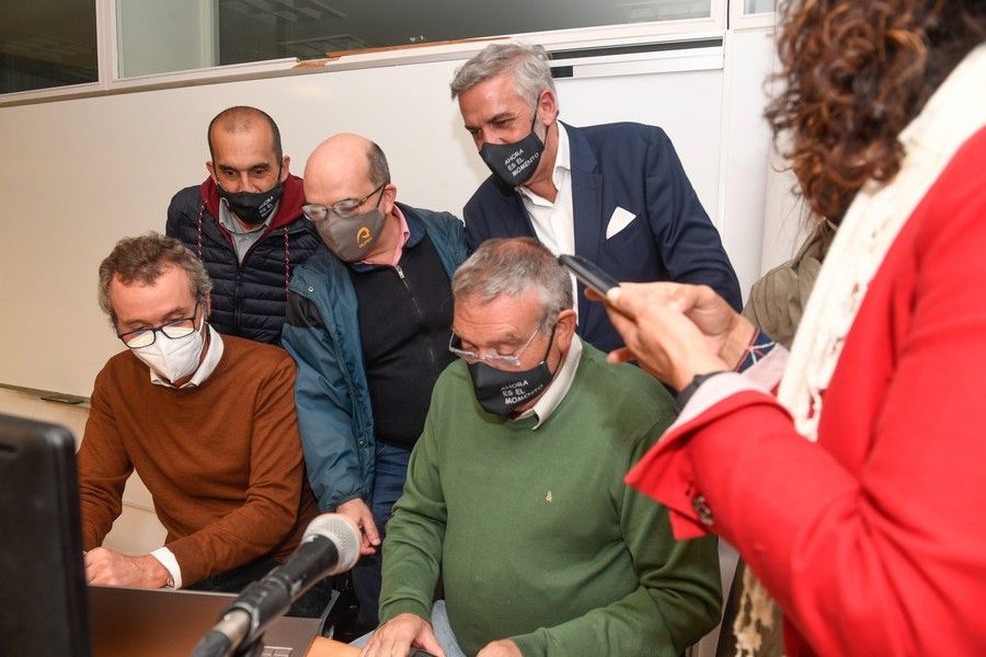 El equipo de Luis Serra celebra la victoria en las elecciones de la ULPGC