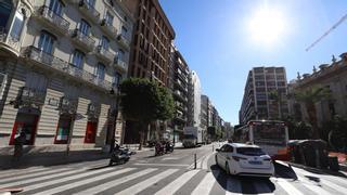 El taxi sale en tromba contra la reforma de la calle Colón impulsada por Catalá