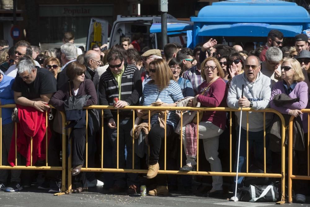 Búscate en la mascletà del 8 de marzo