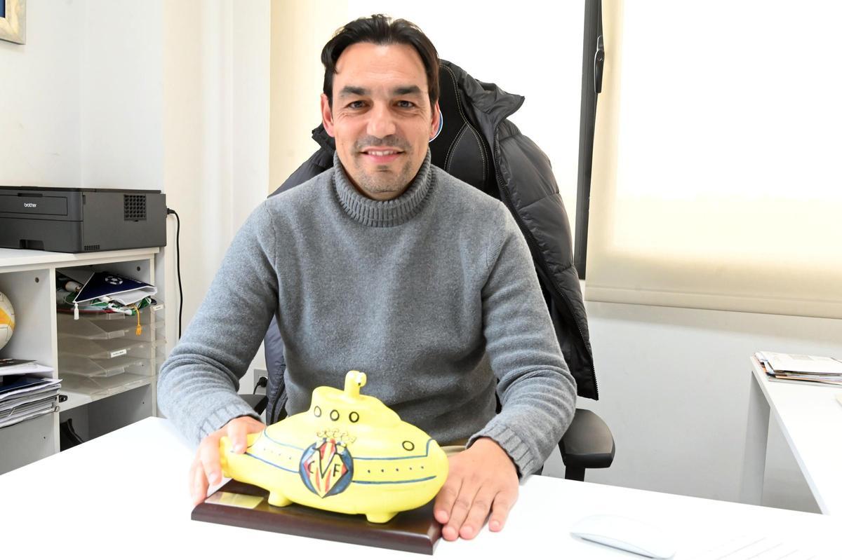Miguel Ángel Tena, director de fútbol del Villarreal CF, en la Ciudad Deportiva José Manuel Llaneza.