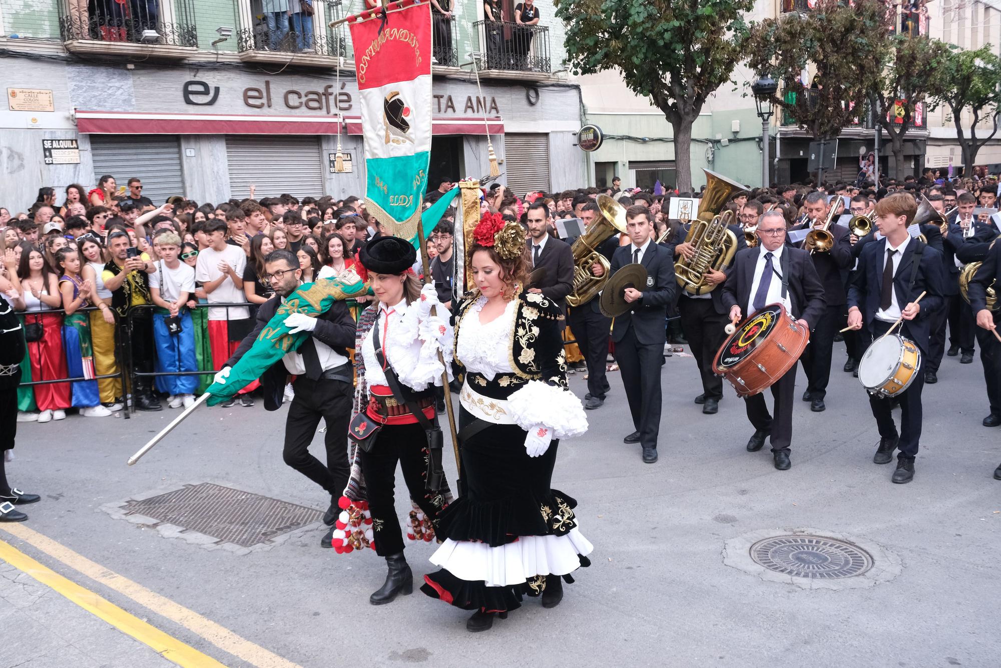 ¡Elda ya está en fiestas! Así ha sido la Entrada de bandas y el pasodoble "Idella"