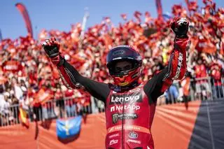 Márquez es posa líder del Mundial després d’una altra exhibició a Misano