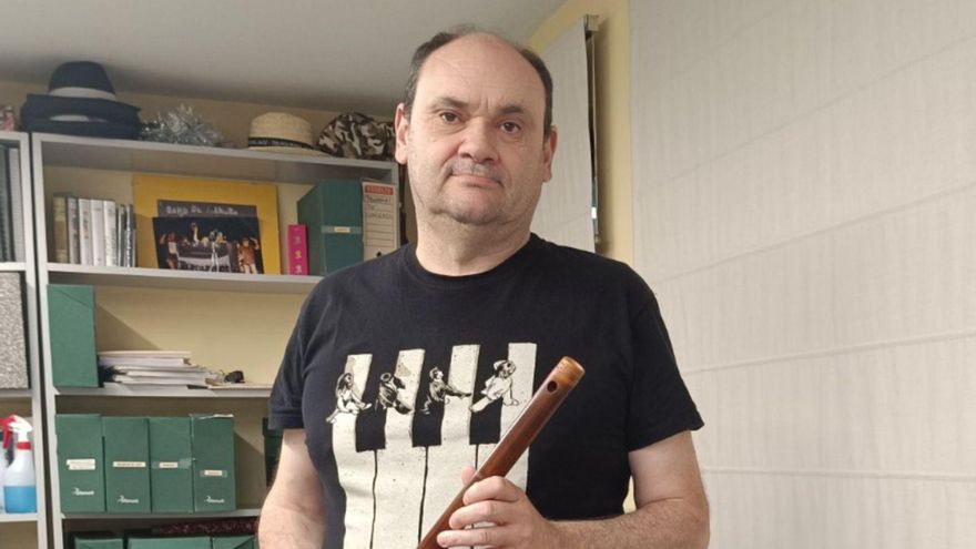 Baldomero Gutiérrez marca el ritmo a la Big Band de Llanera, la más antigua de Asturias: &quot;Nos gustaría tocar fuera de España&quot;