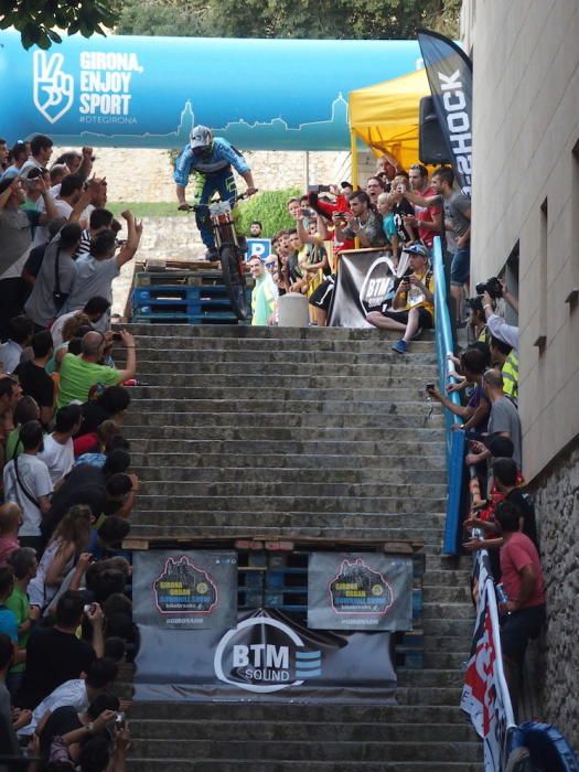 Un moment de l''Urban Downhill Show a la Pujada Sant Domènec