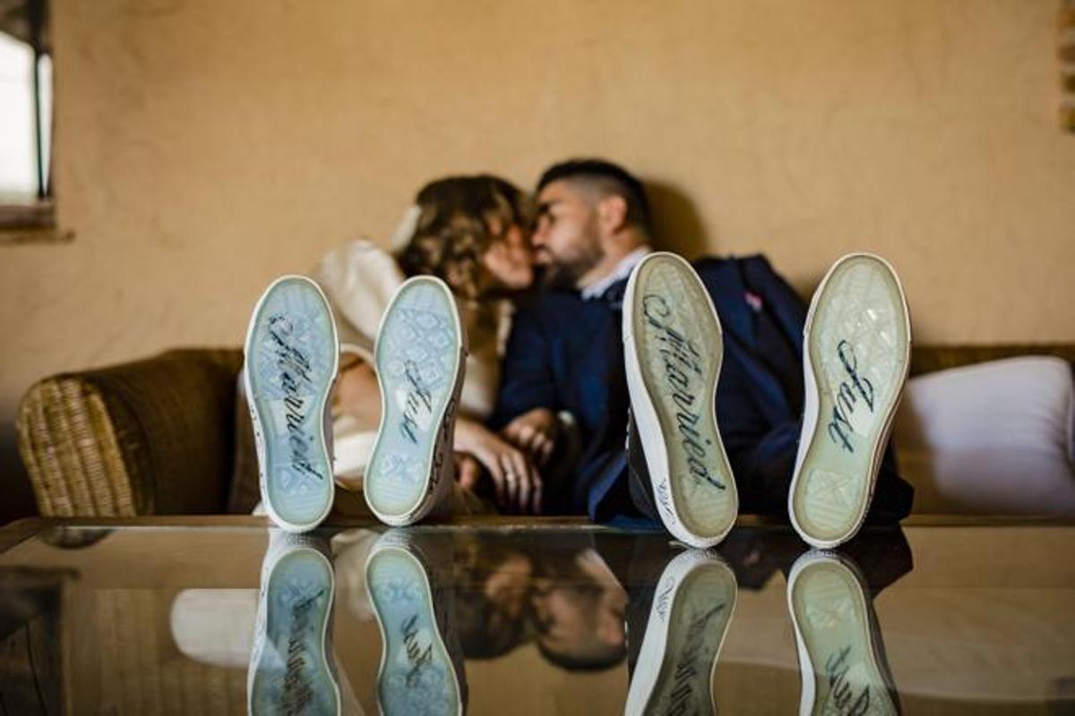 Cada vez se utiliza más zapato cómodo en las bodas.