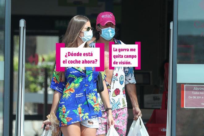 Mario Casas y Desiré Cordero en el supermercado