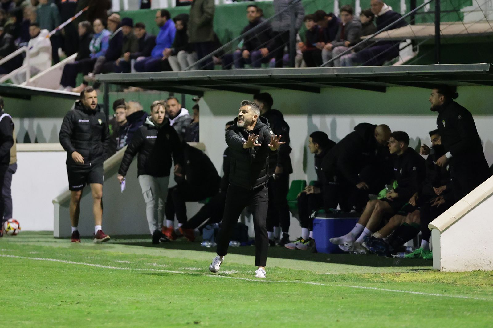 Antequera-Córdoba CF: las imágenes del partido en El Maulí