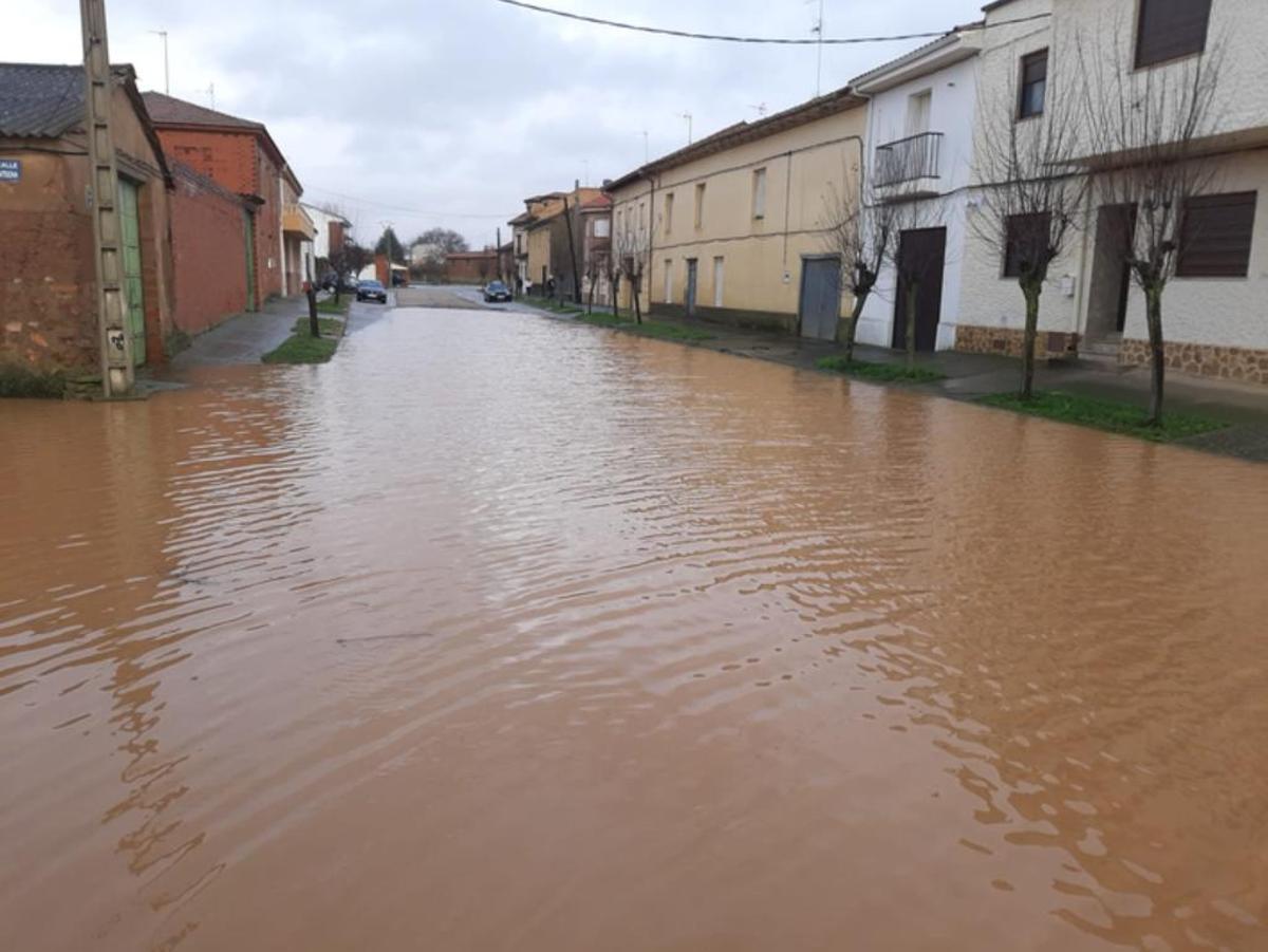 El Gobierno tiende la mano a Benavente en forma de líneas de ayuda de emergencia tras los daños sufridos por las inundaciones