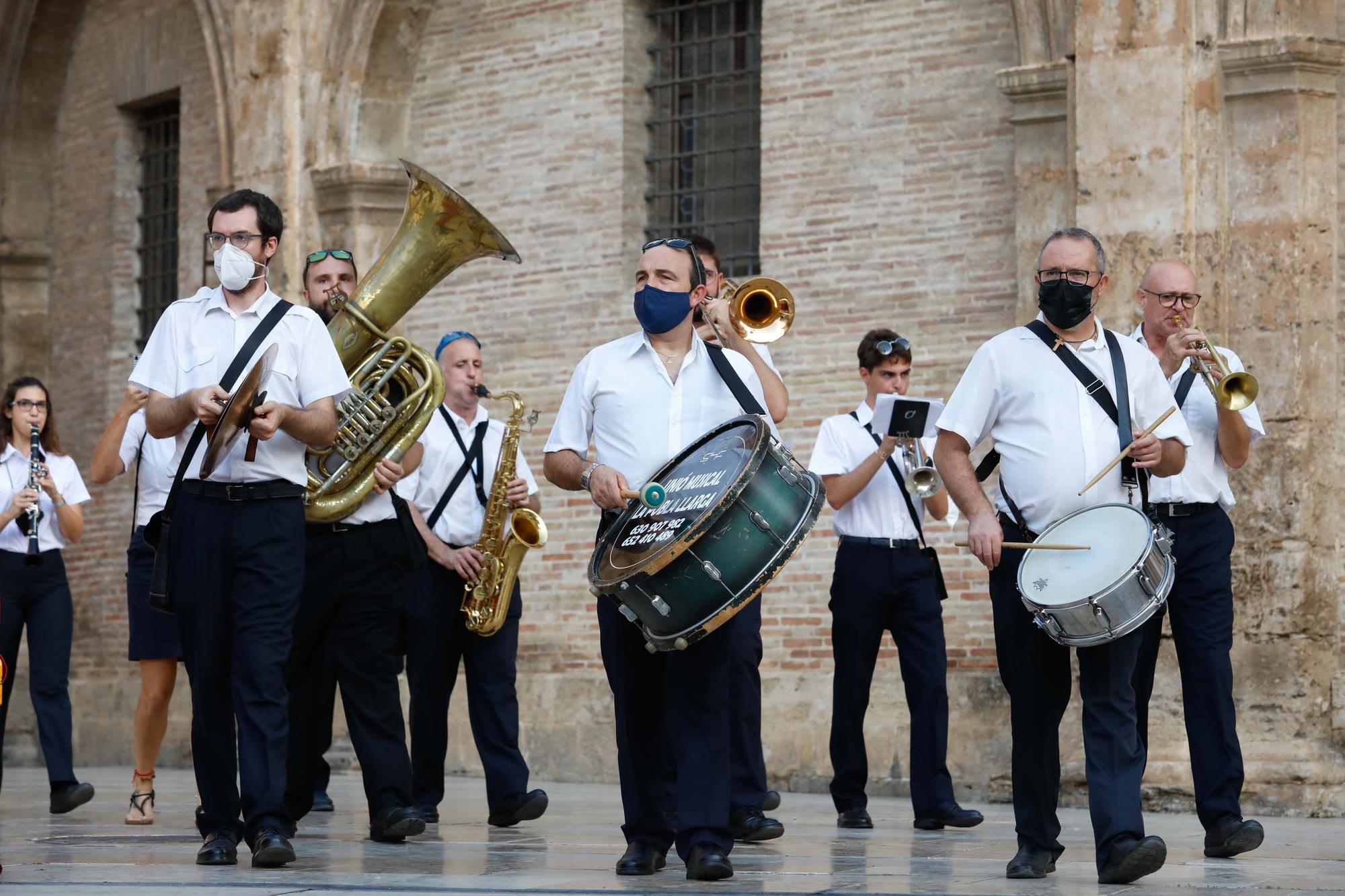 Búscate en el segundo día de Ofrenda por la calle del Mar (entre las 18.00 y las 19.00 horas).