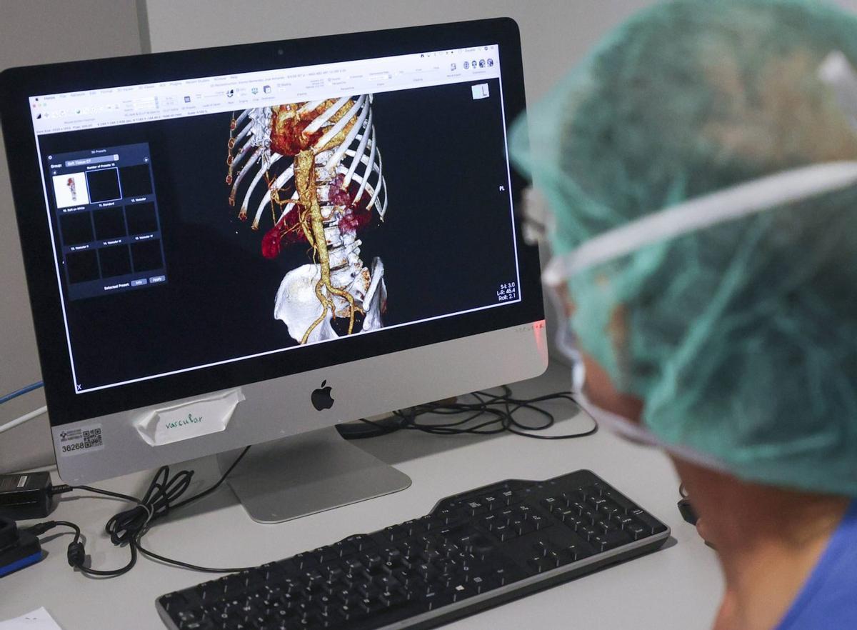 Preparación de una intervención quirúrgica en el HUCA. | IRMA COLLÍN