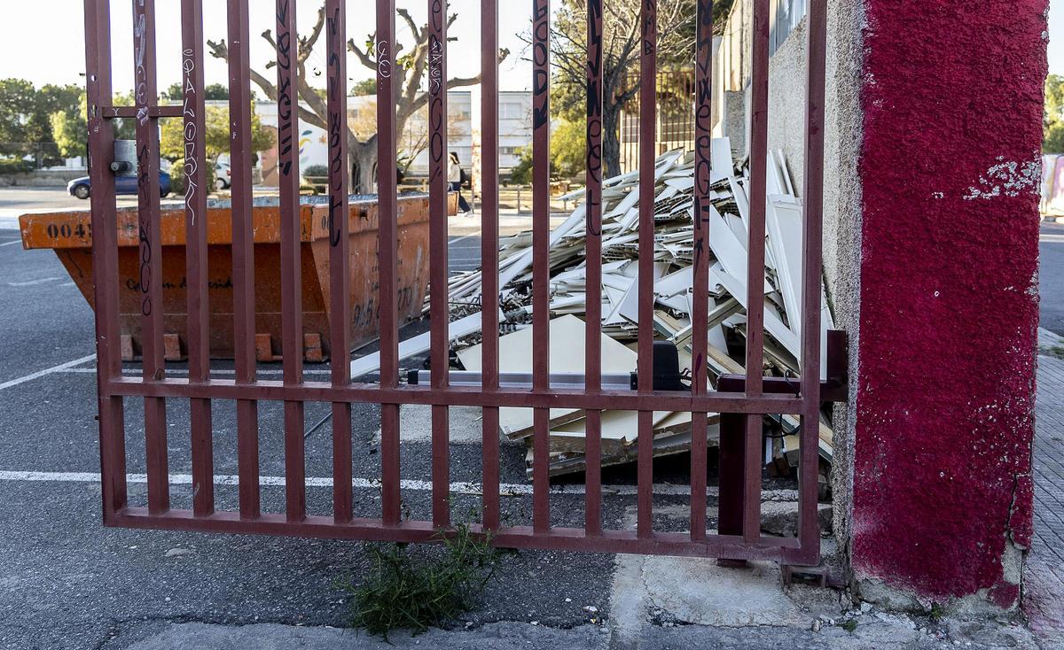 Estudiantes y profesores de la EASDA reclaman un edificio nuevo frente a los “arreglos provisionales”