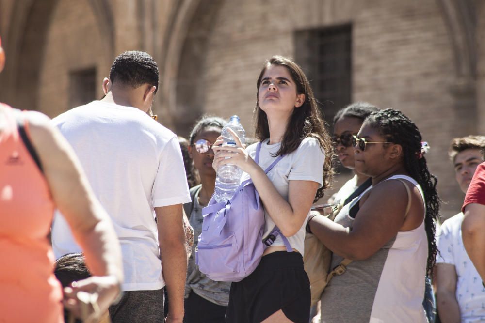 Visitantes y residentes combaten el calor