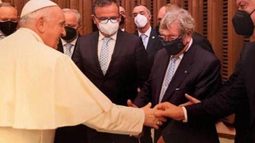 La Federación de Comunidades de Regantes emplea 12.000 euros  en un viaje para ver al Papa en Roma