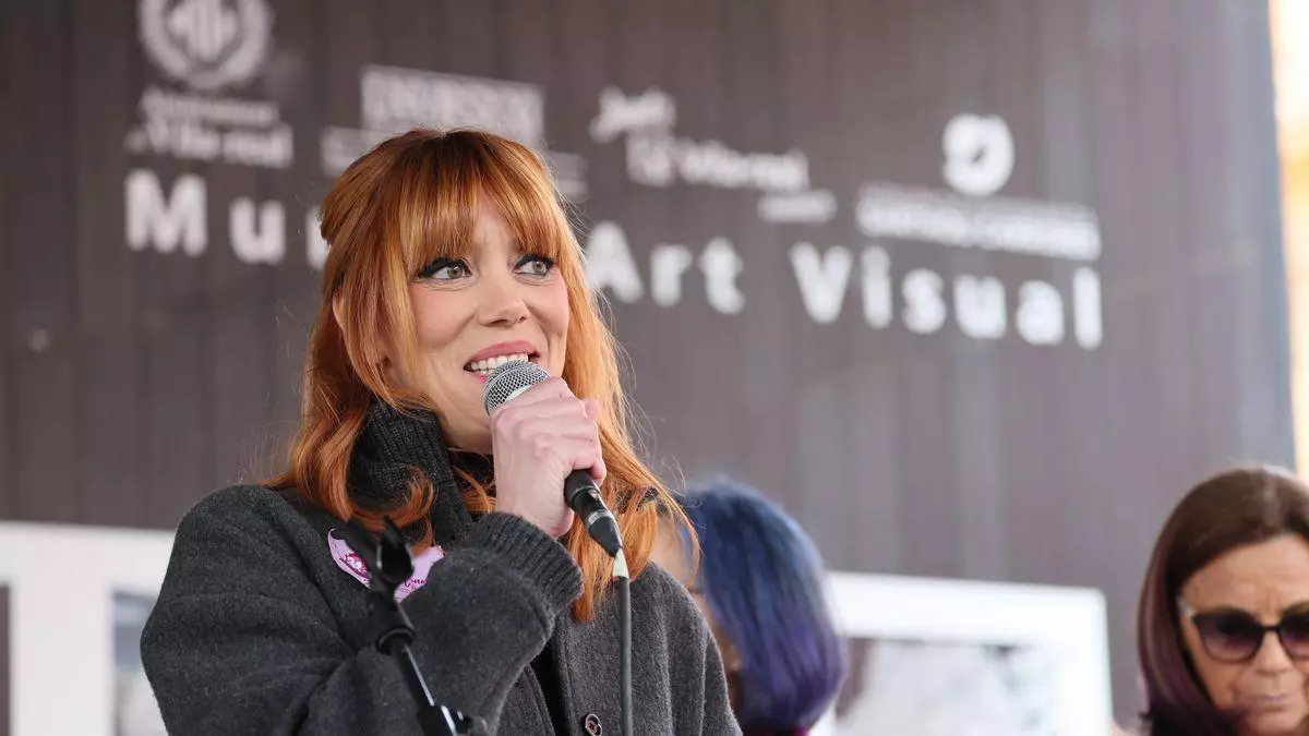 Vila-real reconoce a la artista Paula Bonet por su lucha por la igualdad