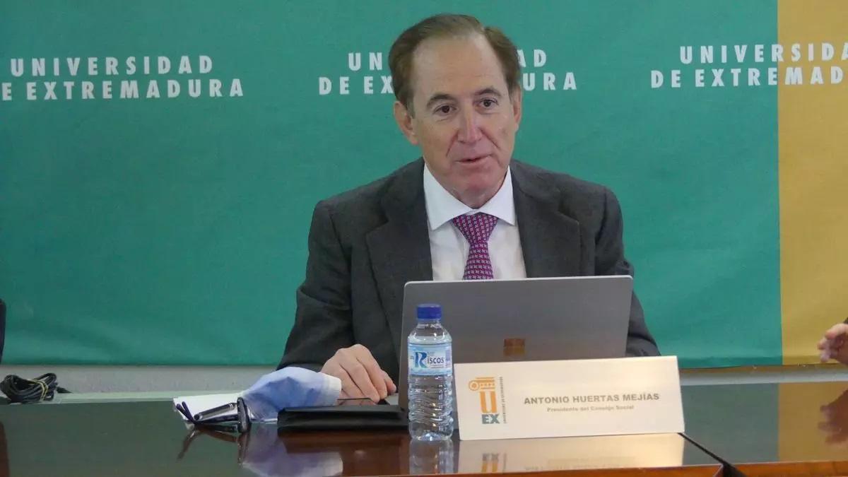 Antonio Huertas, presidente del Consejo Social de la UEx y presidente de Mapfre.