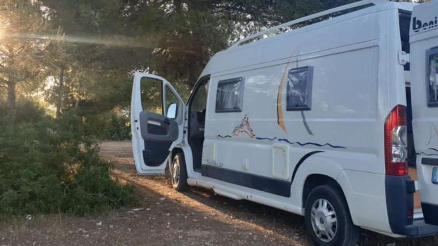 Al menos «tres o cuatro» guardias civiles de Ibiza viven en sus vehículos