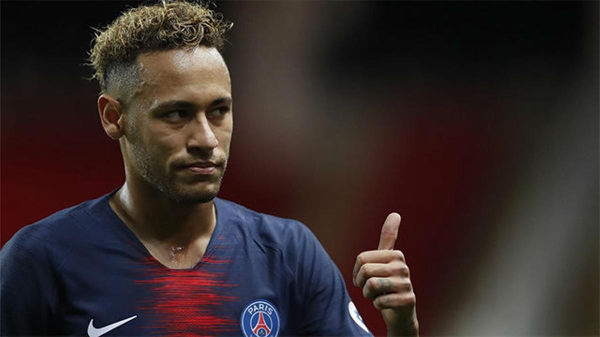 Neymar, en son de paz: "Estoy contento por el hat-trick de Cavani"