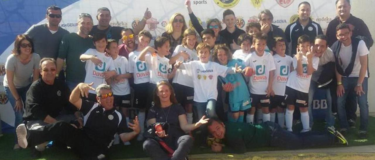 El Cide benjamín, que se ha proclamado campeón del Torneo Internacional Villarreal.