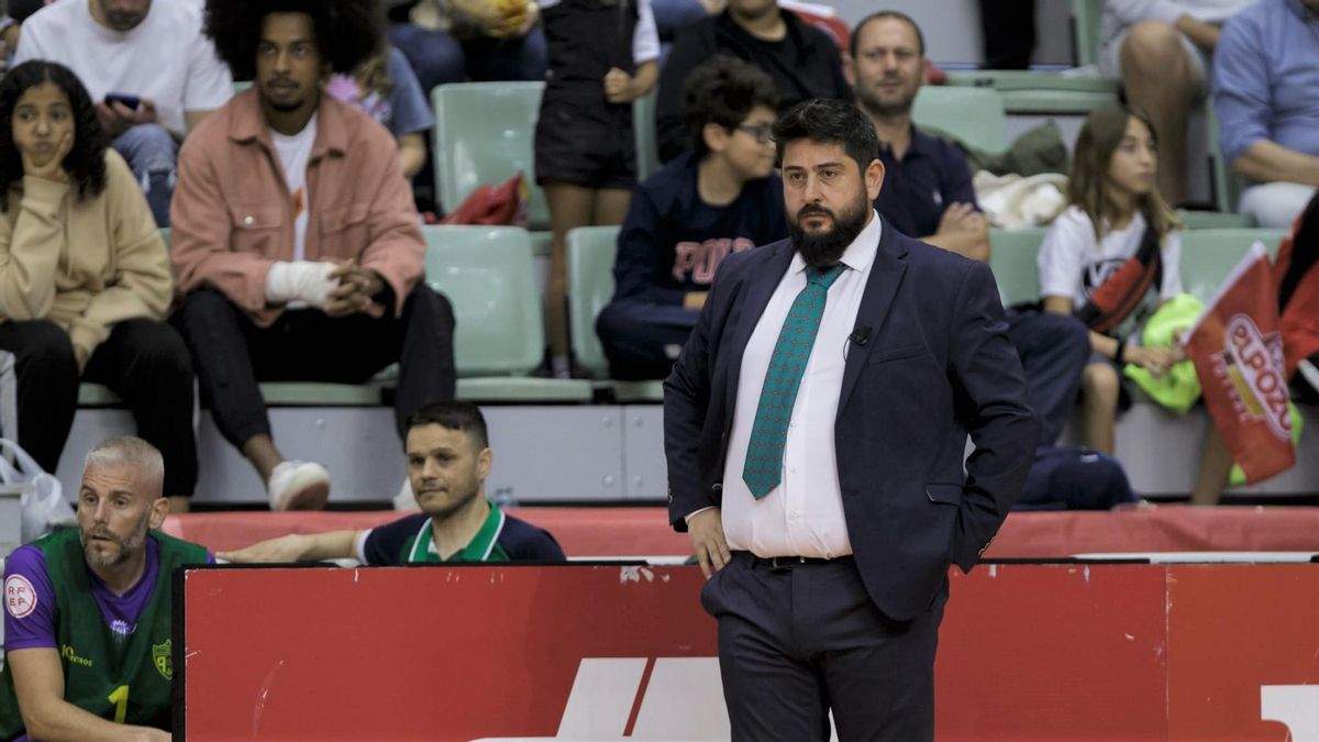 Josan González, entrenador del Córdoba Futsal, en el partido ante ElPozo Murcia.