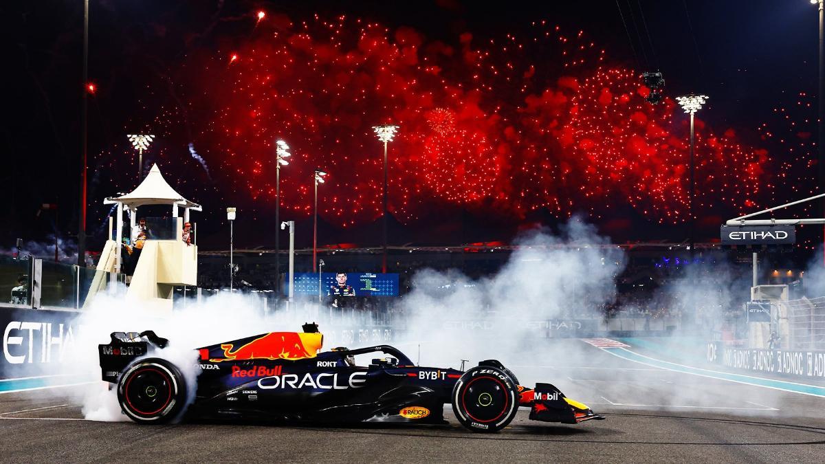 Verstappen celebra su éxito en la clausura del Mundial en Abu Dhabi