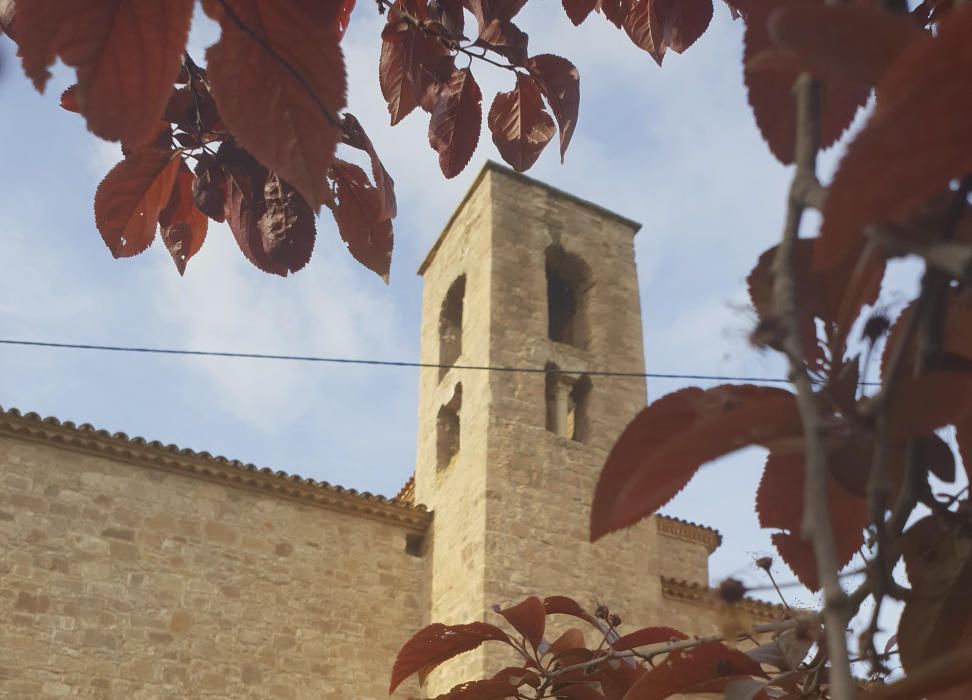 Els colors de la tardor a Sant Mateu de Bages.