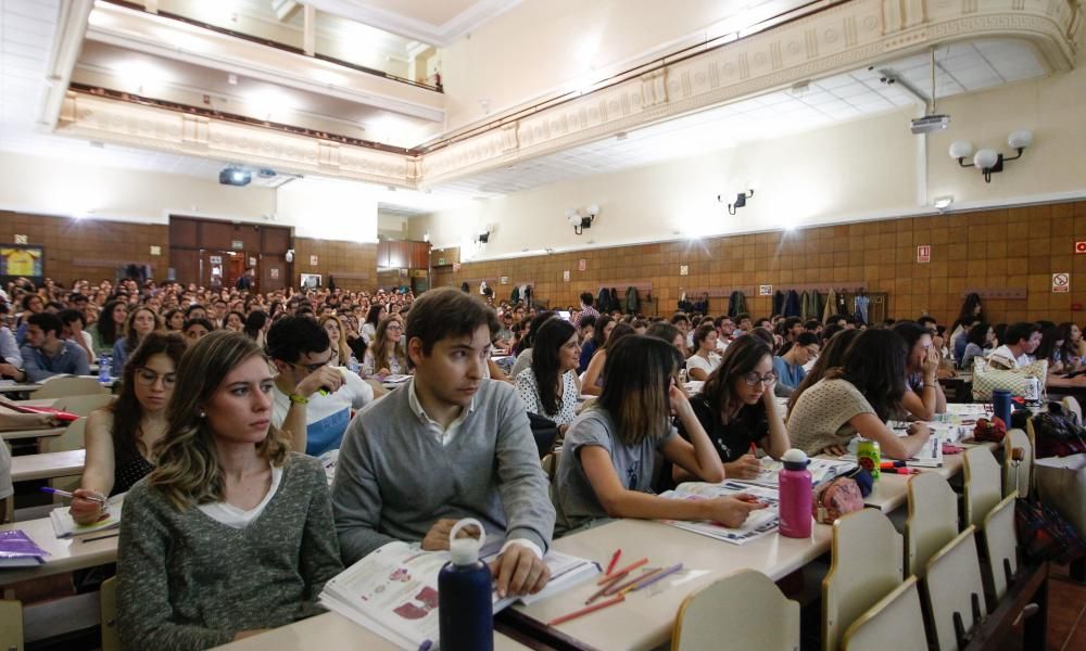 Clases de Mir en el Seminario de Oviedo