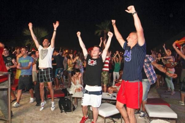 Cientos de personas festejan en Las Playas el pase a semifinales