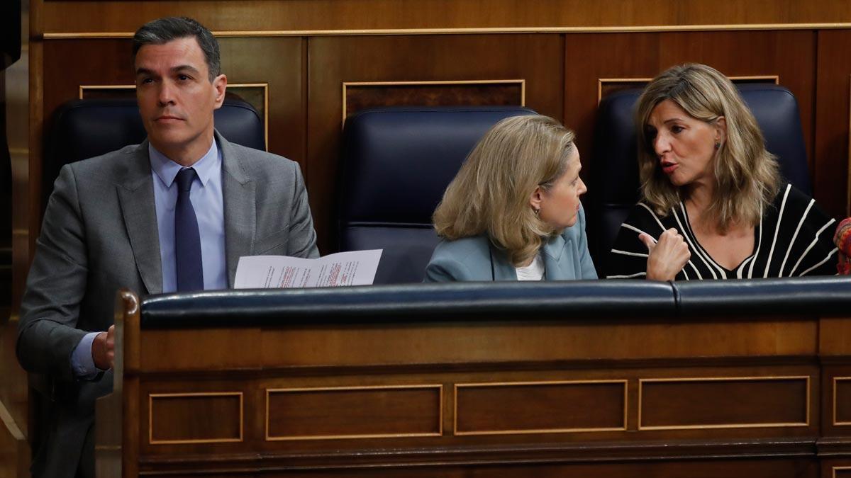 Pedro Sánchez, Nadia Calviño y Yolanda Díaz.