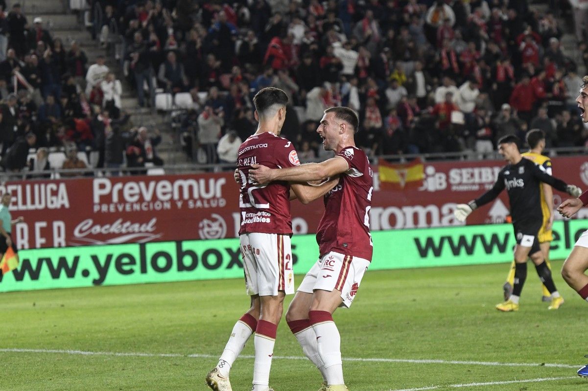 Revive la victoria del Real Murcia frente al Alcorcón, en imágenes