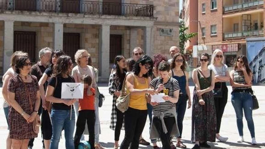 Concentración, ayer en la plaza de la Constitución.