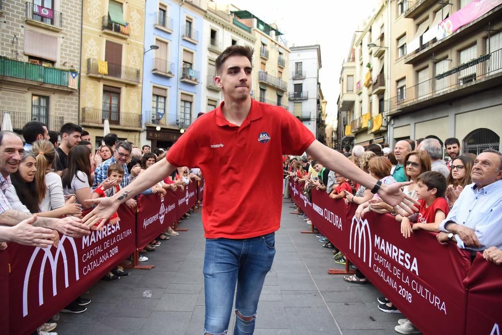 Celebració de l'ICL Manresa a la plaça Major