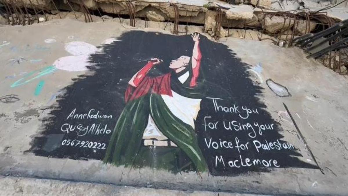 GRAFITI GAZA MACKLEMORE | Artistas gazatíes pintan un mural al rapero estadounidense Macklemore