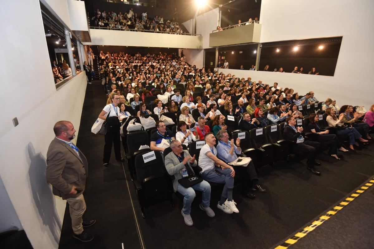 Asistentes al congreso sobre IA en la enfermería que se celebra estos días en el centro de congresos de Elche