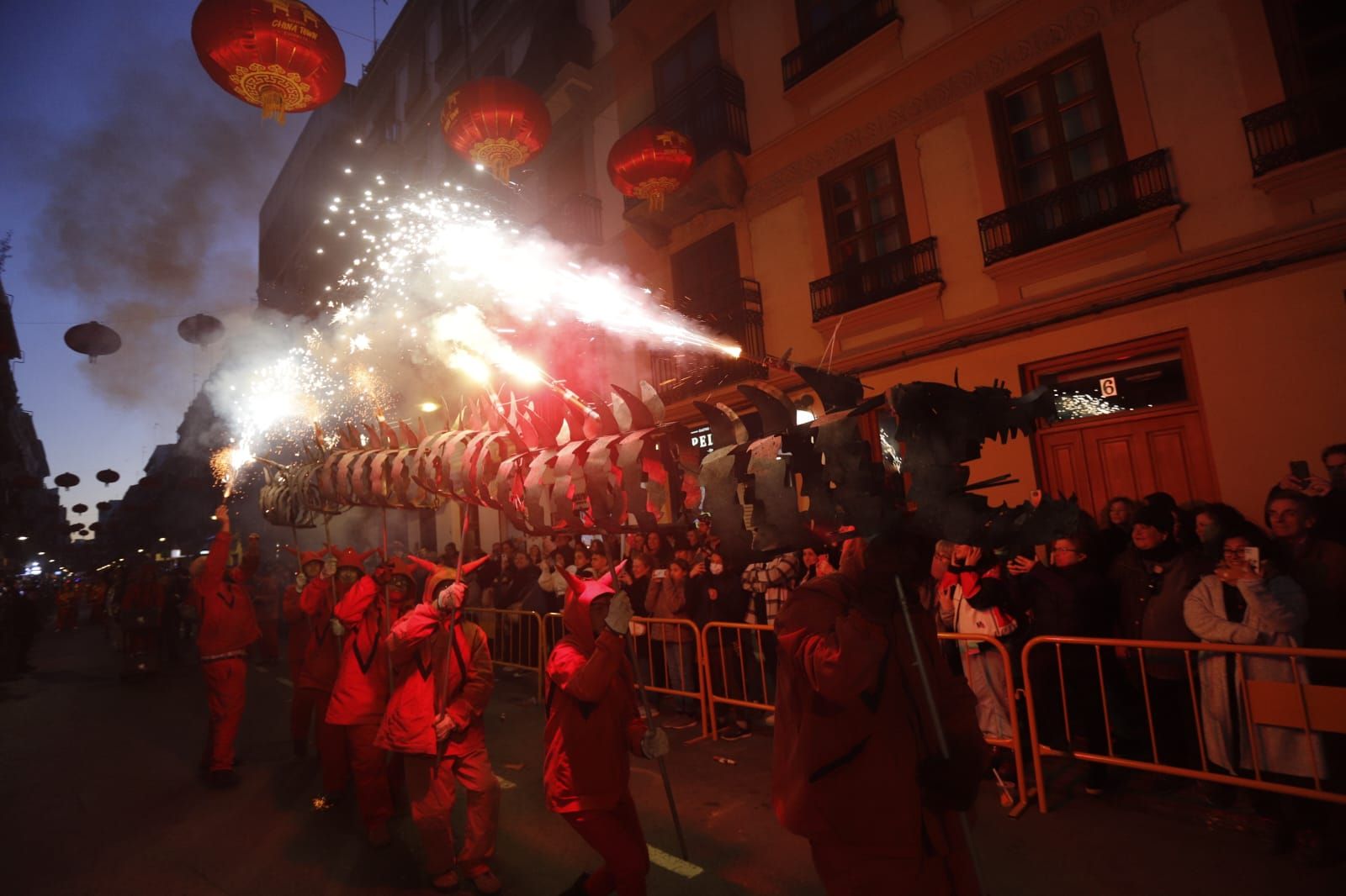 València recibe el nuevo año chino en una multitudinaria celebración