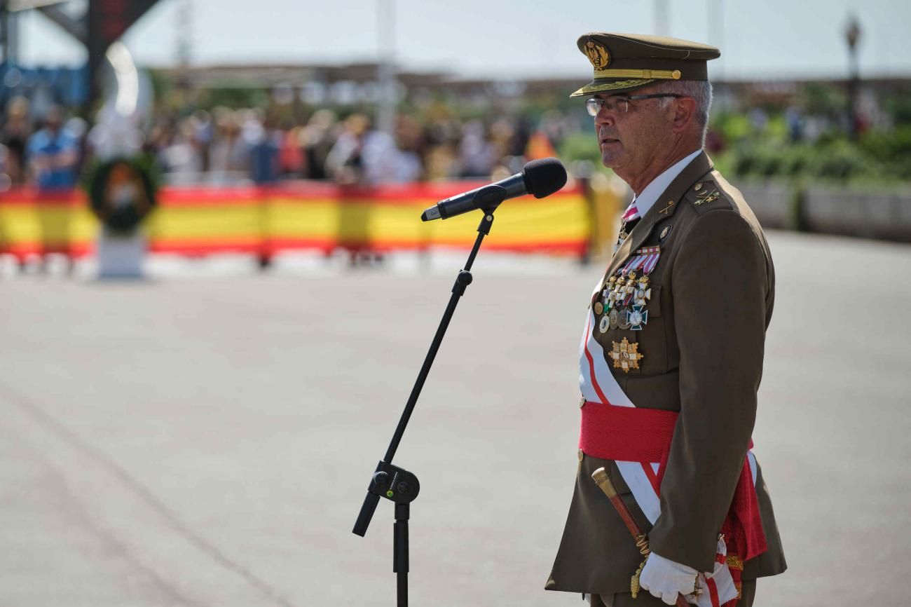 Jura de Bandera de civiles en Santa Cruz