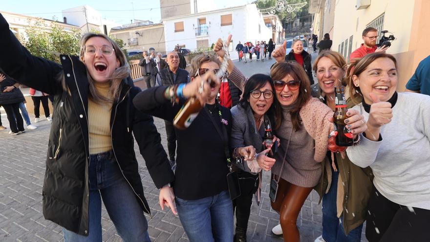 Los Reyes Magos se adelantan y dejan 25 millones de euros de la Lotería de Navidad en Cañada