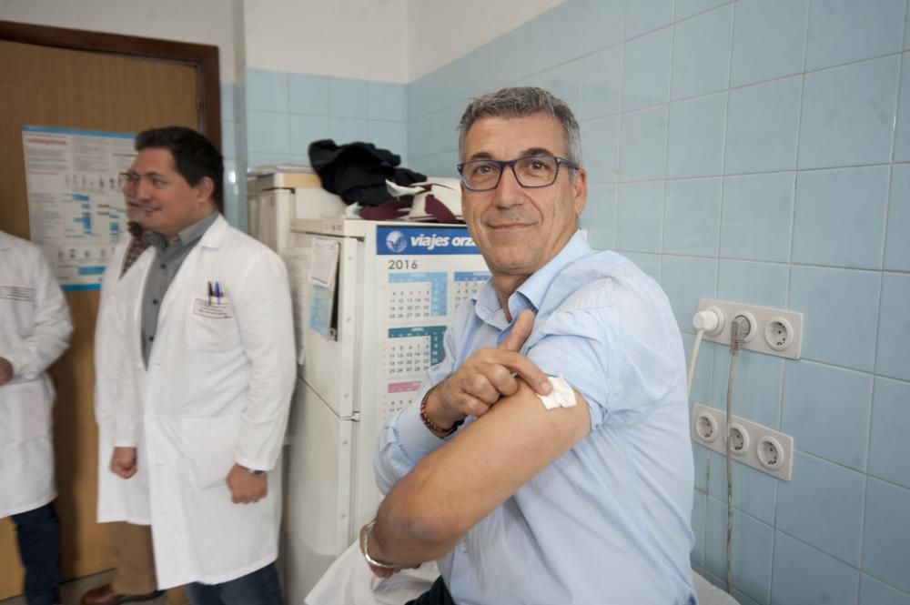 Directivos del Hospital de A Coruña se vacunan