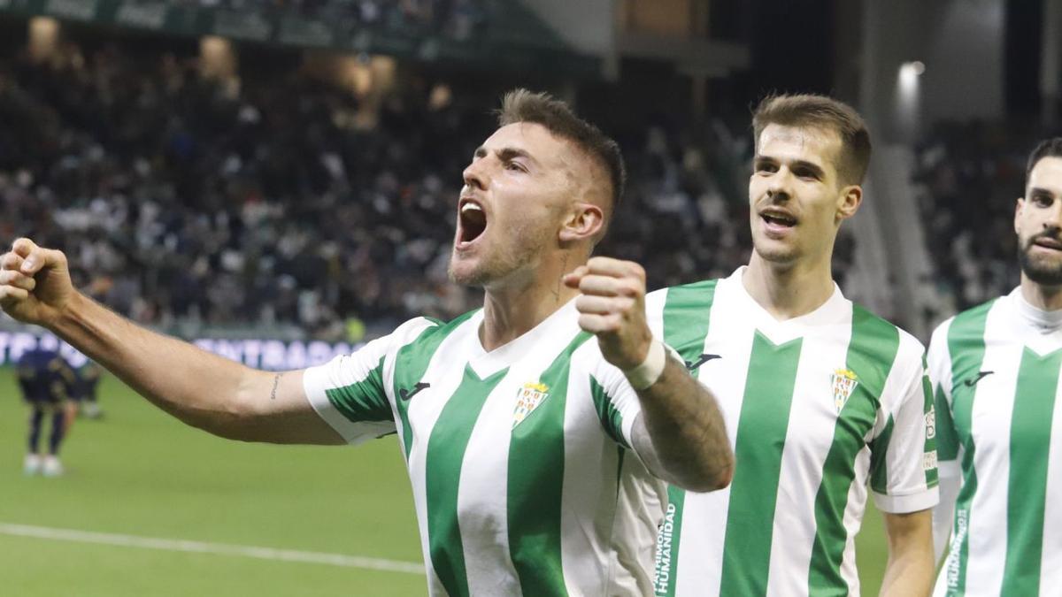 El delantero rambleño Antonio Casas, principal activo del Córdoba CF, celebra un gol marcado al Tenerife en El Arcángel. | A..J. GONZÁLEZ