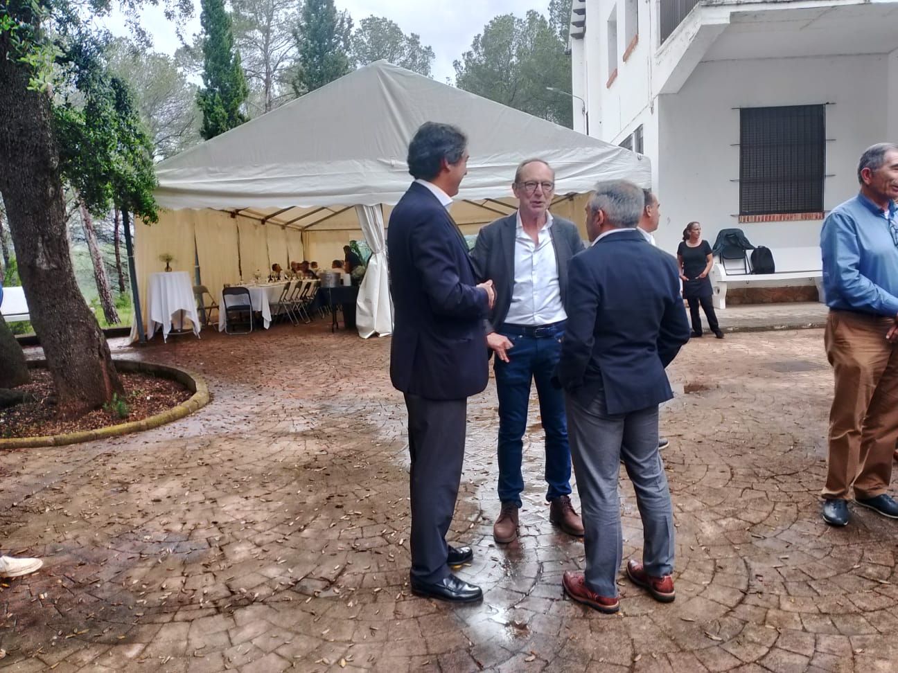 Tradicional comida de la Sèquia Major en el pantano del Regajo