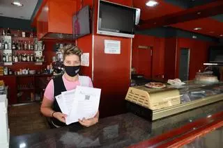 Una guía ayuda a los camareros con el lío de los certificados para consumir dentro