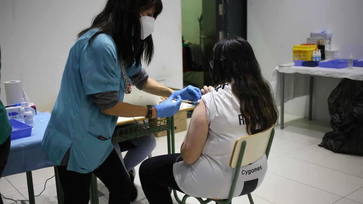 Punto de vacunación contra el coronavirus en Salera.